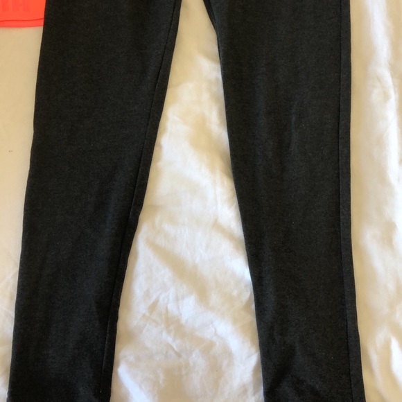 Puma sports bras, leggings size S - Picture 2 of 4